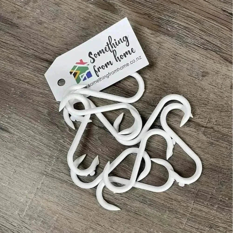 Pack of 10 white plastic biltong hooks for drying meat