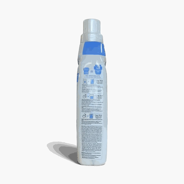Comfort Concentrated Fabric Conditioner Pure 800ml bottle for sensitive skin and long-lasting softness