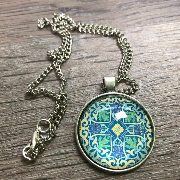 Round pendant