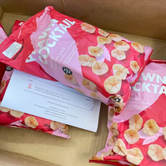 Woolworths Prawn Cocktail Chips 125g light crispy seafood flavored snack pack