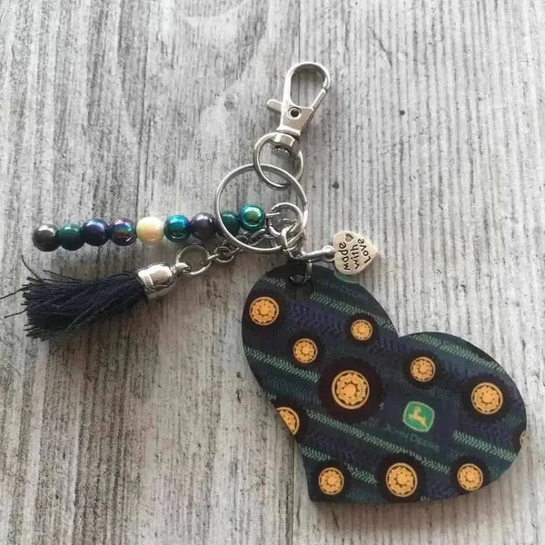 John Deere Heart keyring 60mm close-up