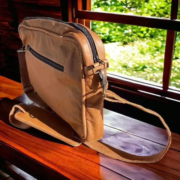 Woesmooi Genuine leather light laptop bag with adjustable strap for 15.6” laptops